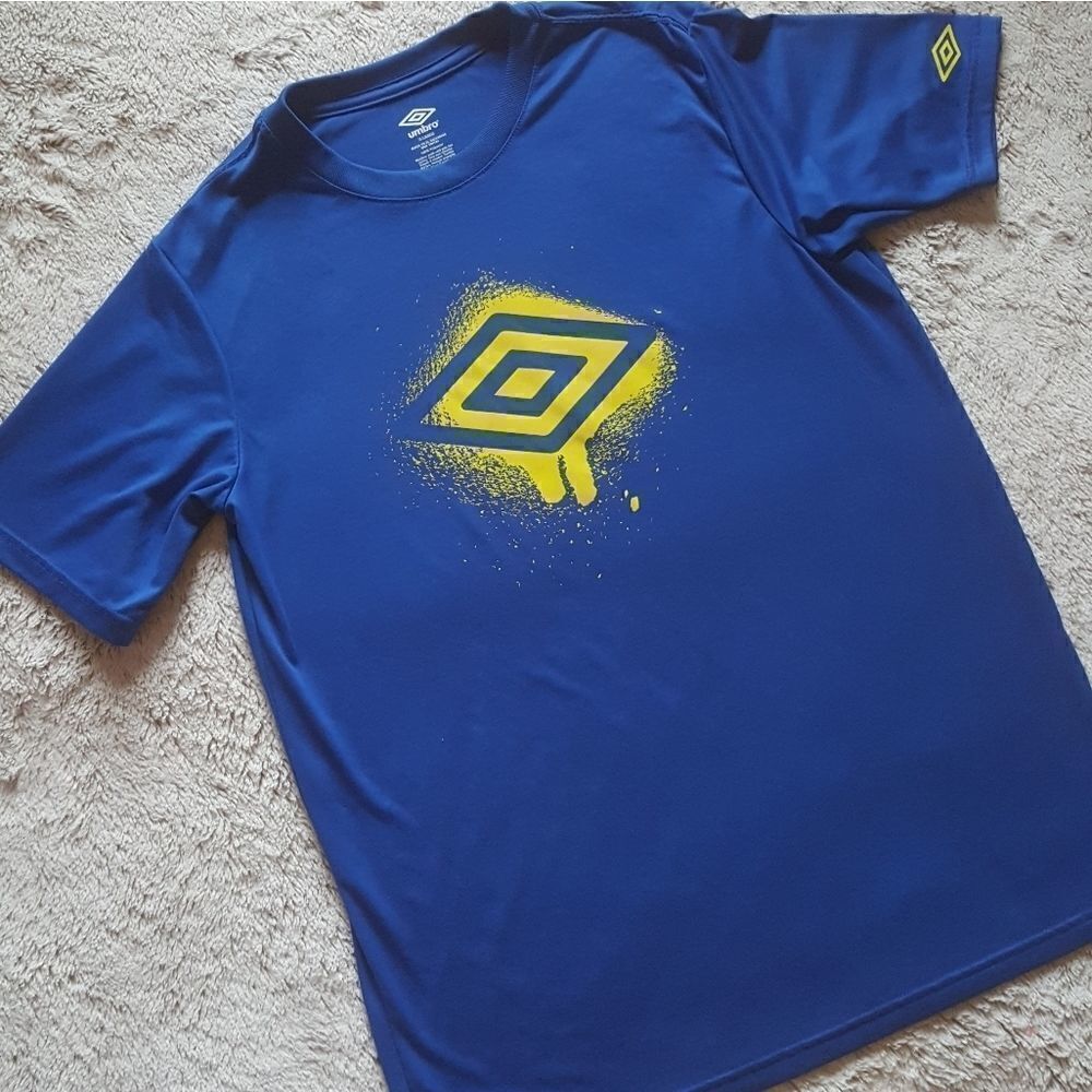 Umbro short sleeve shirt Boys size XL Blue‎